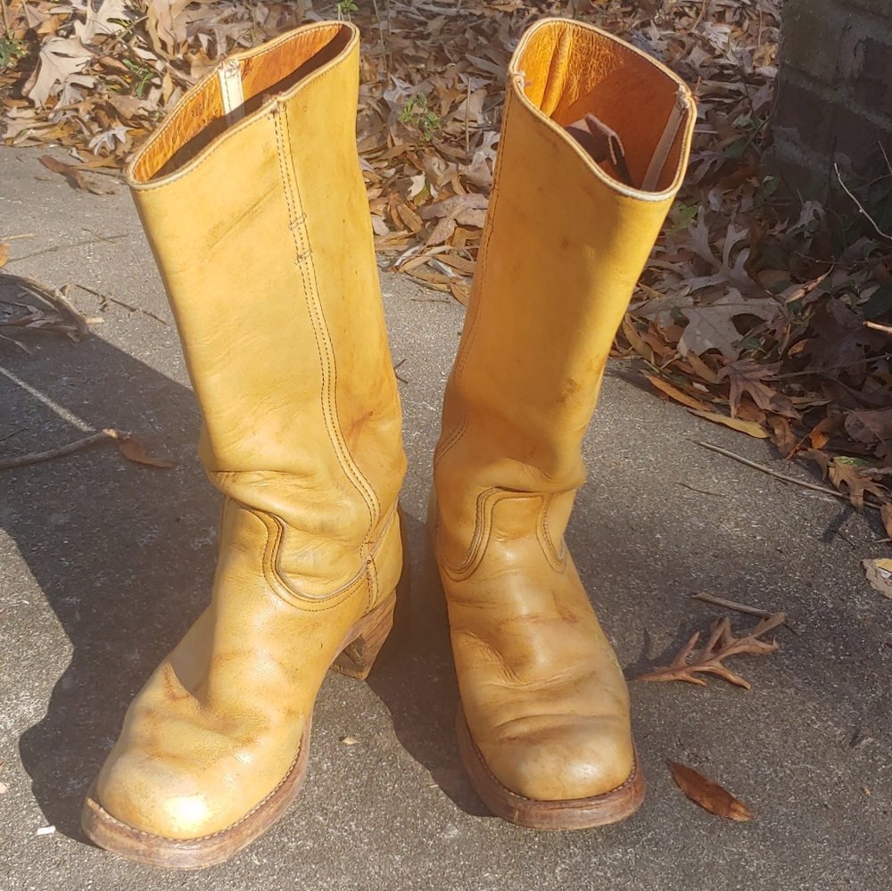DO NOT BUY. BEAUTIFUL VINTAGE FRYE CAMPUS BOOTS